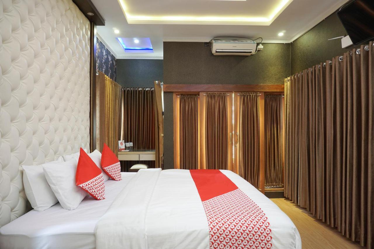 Super Oyo 444 Rafitha Homestay Baturetno Exterior foto